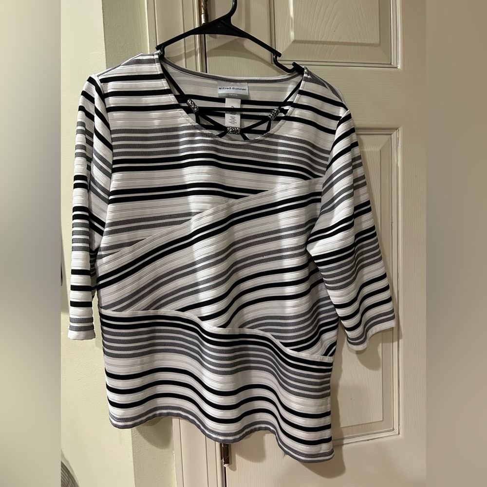 Asymmetrical hem, top , light stretch